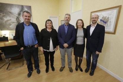 Los directivos de la UdL, con la coordinadora de la VIA University (segunda por la derecha), ayer.