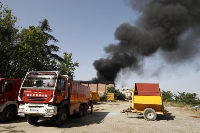 En l’extinció del foc van treballar vuit dotacions de Bombers.