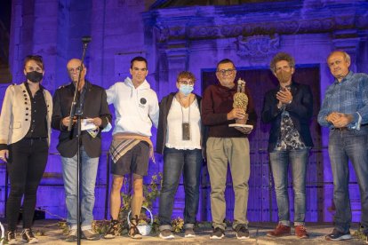 Segons el relat interpretat ahir, Menade acaba sotmetent Bacus.