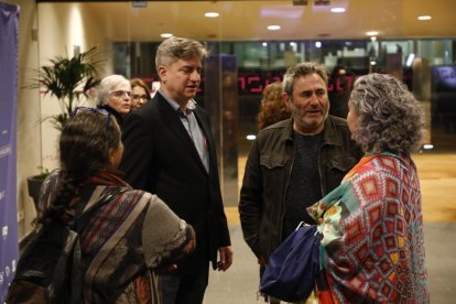 L’alcalde i la directora d’Animac, ahir amb la resta de representants institucionals, l’artista Florence Miailhe i el presentador.