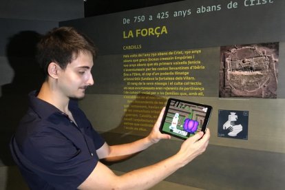 Mateo Gallego va fer ahir una demostració del joc ‘in situ’.