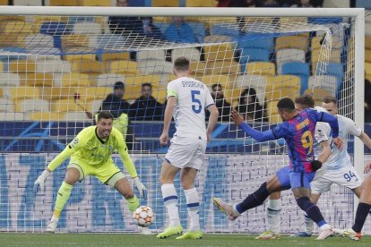 Memphis remata a puerta en una acción del partido de ayer.