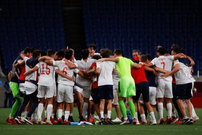 Candidatura de España al oro en fútbol, plata en piragüismo y bronce en vela