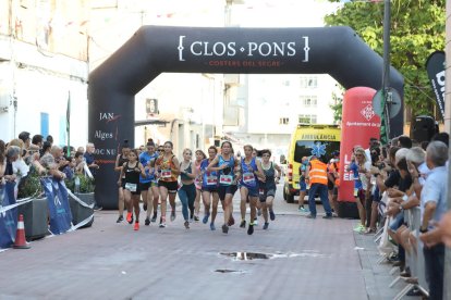 Las carreras infantiles fueron el aperitivo de una tarde atlética festiva y solidaria con la disputa de la Milla del Secà.