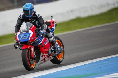 Marc Márquez ayer durante la segunda y última sesión de ensayos oficiales en el circuito de Jerez.