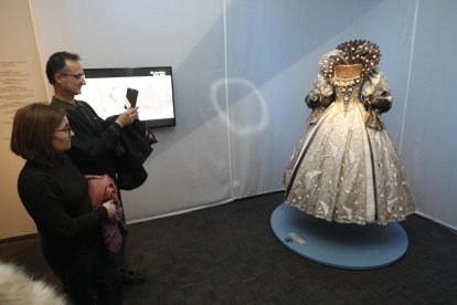 Una escoba original de ‘Harry Potter y la piedra filosofal’, una de las piezas estrella de la exposición.