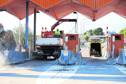 Els treballs a l’antic peatge de Lleida es prolongaran uns quinze dies.