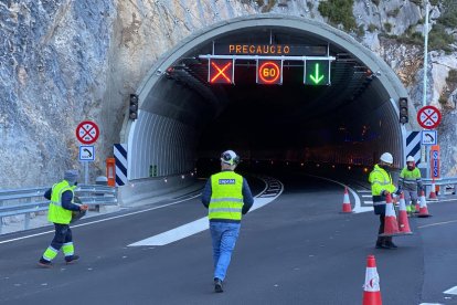 Los primeros vehículos empezaron a circular a partir de las 9.30 horas.