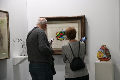 Santiago Sierra vuelve a crear polémica con su ‘ninot’ del Rey.