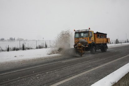 Camions parats ahir a la Panadella.