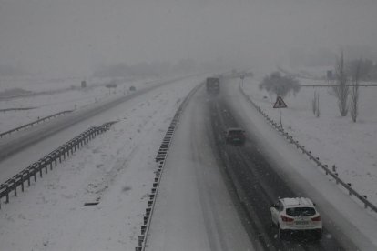 Camions parats ahir a la Panadella.