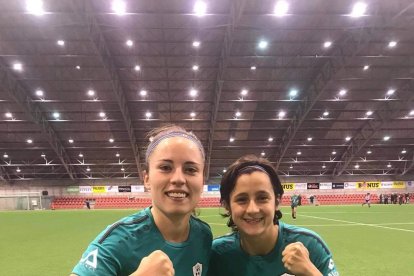 Formación del Fjardabyggd/Höttur/Leiknir en el que juegan las dos futbolistas del Pardinyes.