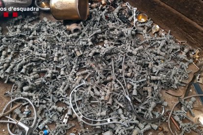 Detenido por robar más de 300 aspersores en tres explotaciones agrícolas de Lleida