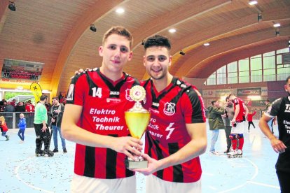 Els jugadors del Wolfurt celebren l’ascens, aconseguit aquest cap de setmana.