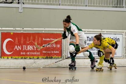 Laura Barcons batió en dos ocasiones ayer a la portera del Vilanova Baldrich.