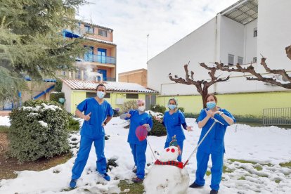 La constructora del edificio Covid del Arnau ultima los trabajos para instalar la pasarela que lo comunicará con el actual hospital.