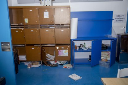 Una de les sales de l’institut Gili i Gaya desvalisades durant el pont de la Puríssima.