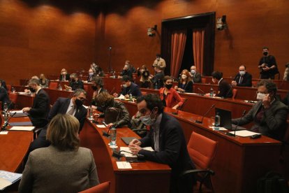 La mesa de partidos en el Parlament sobre las elecciones del 14-F