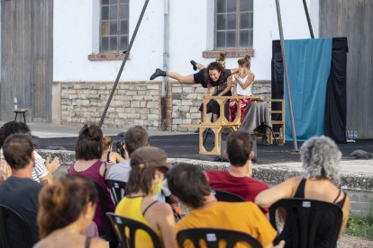 Soon Circus Company llenó la Ciutat Reguer en su última actuación.