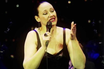 La trombonista Joana Cebolla i la cantant Susana Sheiman.