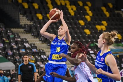 El tap de Donstauder sobre Diaby va resultar determinant.