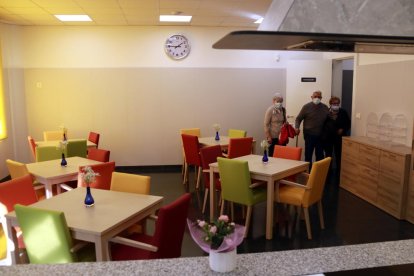 Aitona inaugura el nuevo centro de servicios para dar 