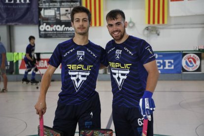 La plantilla y cuerpo técnico del Lleida Llista, ayer en el pabellón de Bell-lloc, donde jugarán por segunda temporada.
