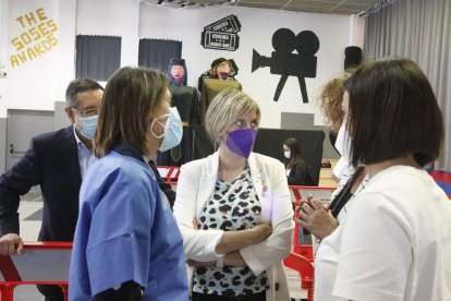 La consellera de Salud, Alba Vergés, este miércoles en el punto de vacunación de Soses.