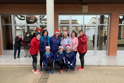 Roger de Gràcia y Núria Solé, segundos antes de dar a conocer la primera actualización del marcador desde el claustro de la Seu Vella.