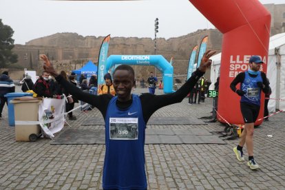 La Pujada a la Seu se volvió a celebrar tras el parón del año pasado por la pandemia, con 400 inscritos en la carrera y 200 en la caminata.