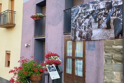 Peramola recupera la memòria a través d'una ruta on les dones són les protagonistes