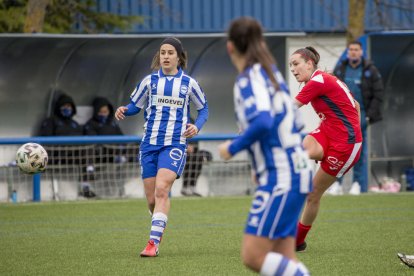 Andrea, en el momento de golpear el balón para el 2-1.
