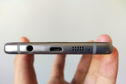 Com es neteja un telèfon mòbil?