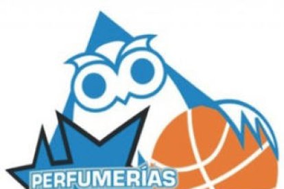 Irati Etxarri, la més destacada de les locals, controla la pilota.