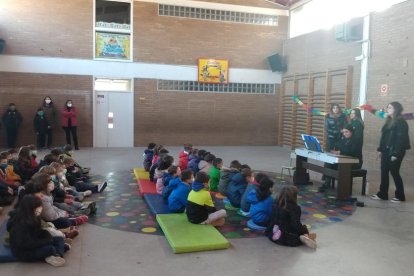 Un dels actes de la Diada dels músics a l'escola Enric Farreny de Lleida.