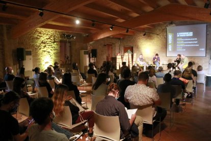 Juneda repasa la trayectoria de Pilar Aymerich y los límites éticos del fotoperiodismo en la segunda jornada Miravisions