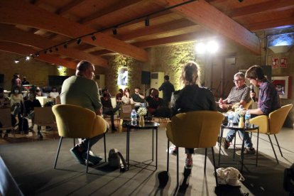 Juneda repasa la trayectoria de Pilar Aymerich y los límites éticos del fotoperiodismo en la segunda jornada Miravisions