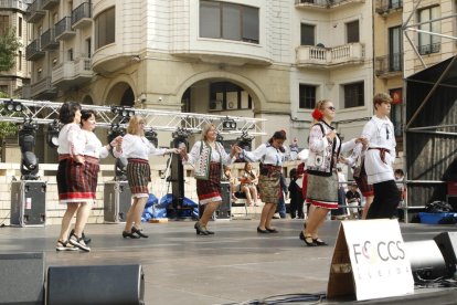 Actuación de Emlan en la plaza de la Sardana, en la Seu Vella.