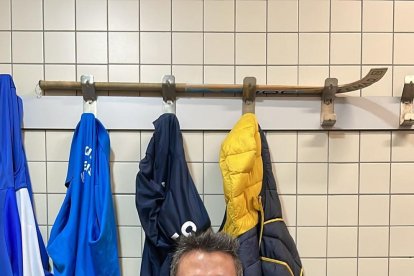 El momento en el que Nil Civit falla a propósito la falta directa el sábado ante el Manresa.