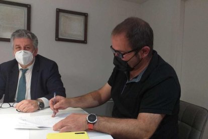 Els patrons de la Fundación Ara Garrigues, impulsada per GAP Cooperativa, firmen l'acta fundacional