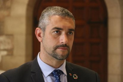 Josep Maria Argimon, ahir, agafant el relleu a la conselleria de Salut de mans d’Alba Vergés.