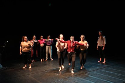 Una de les escenes de la performance que va dur a terme el club Inef.