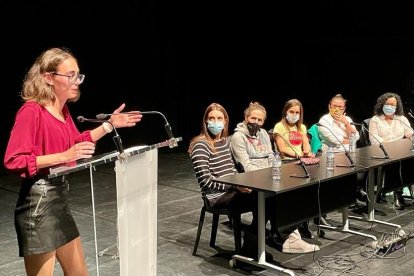 Una de les escenes de la performance que va dur a terme el club Inef.