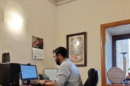 Solà i la primera tinenta d’alcalde.