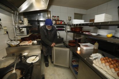 El agua anegó parte del colegio Comtes de Torregrossa de Alcarràs, que suspendió las clases.
