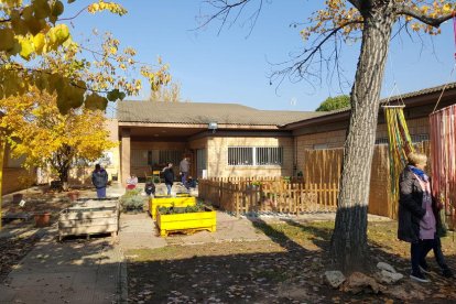 Laos cuatro usuarios que actualmente están en la residencia de la Associació Plançó.