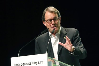 El nepotisme d'un fals tribunal