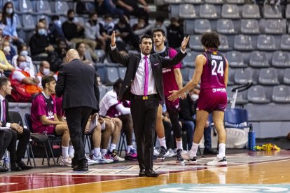 Gerard Encuentra es va queixar de l’arbitratge durant el partit.