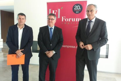 Francesc Roca, en el centro, y Félix González, a la derecha.