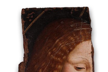 Restos de talla religiosa conservados por mosén Tarragona, parecen monumentalizados en la muestra.